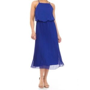 Elegant Blue Pleated Dress